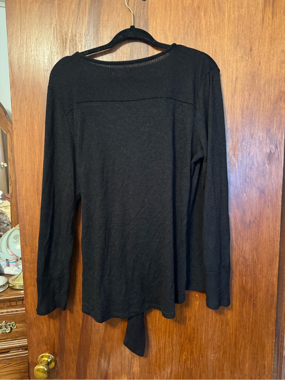 Maurices Women’s Plus Size Black Twist-Knot V-Neck Top Size XXL - Picture 5 of 5